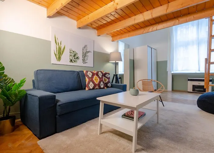 Cosy Apartment In Central District.