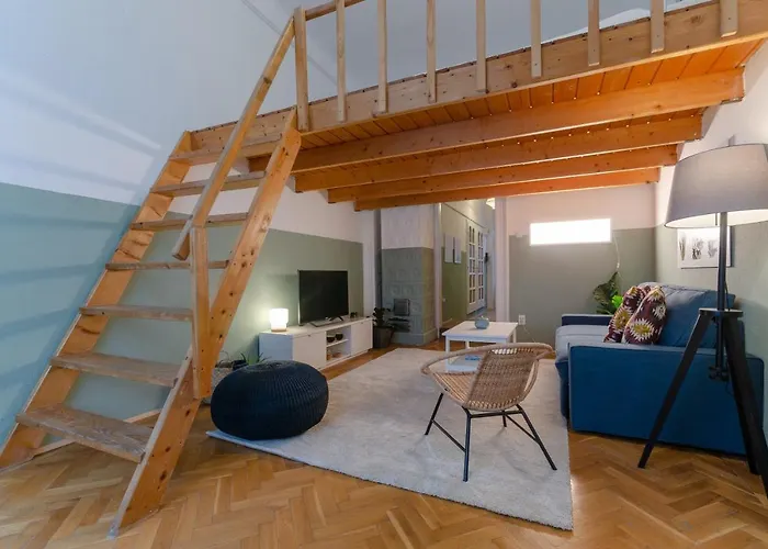 Cosy Apartment In Central District.